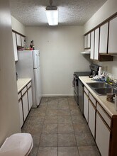 3200 E John Hinkle Pl, Unit 2 in Bloomington, IN - Building Photo - Building Photo