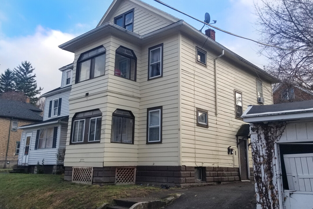 15 Leo St in Rochester, NY - Building Photo