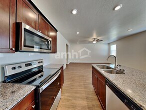 2367 Surry Way in Eagle Mountain, UT - Building Photo - Building Photo