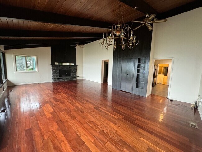 9803 Rainier Ave S in Seattle, WA - Building Photo - Building Photo