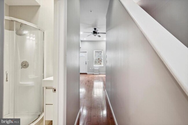 528 S 13th St in Philadelphia, PA - Building Photo - Building Photo