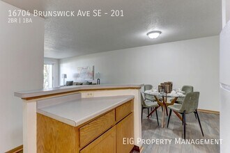 16704 Brunswick Ave SE in Prior Lake, MN - Building Photo - Building Photo