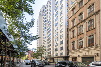 234-250 E 63rd St in New York, NY - Building Photo - Building Photo