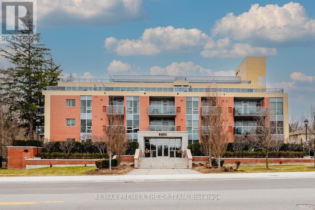 8302 Islington Ave. in Vaughan, ON - Building Photo