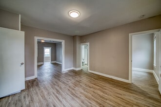 1330 Maude Ave NE in Grand Rapids, MI - Building Photo - Building Photo