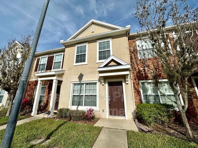 8089 Summer Bay Ct in Jacksonville, FL - Foto de edificio