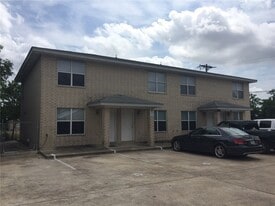100 Sullivan Ave, Unit C in Florence, TX - Building Photo