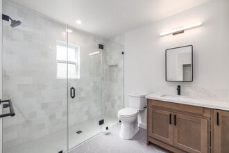 1132-1142 Princeton Street in Santa Monica, CA - Foto de edificio - Building Photo