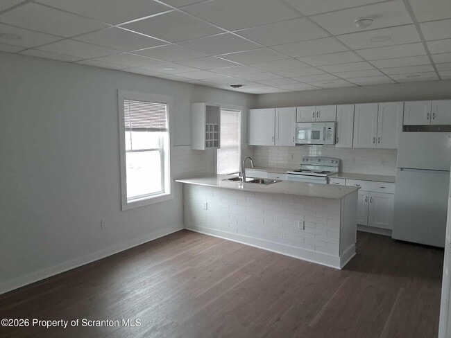 104 Hill St in Dunmore, PA - Building Photo - Building Photo