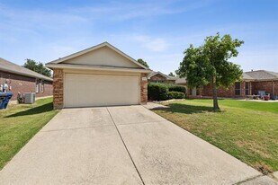 9916 Nixon Dr in McKinney, TX - Building Photo