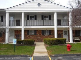 42491 Plymouth Hollow Dr in Plymouth, MI - Building Photo