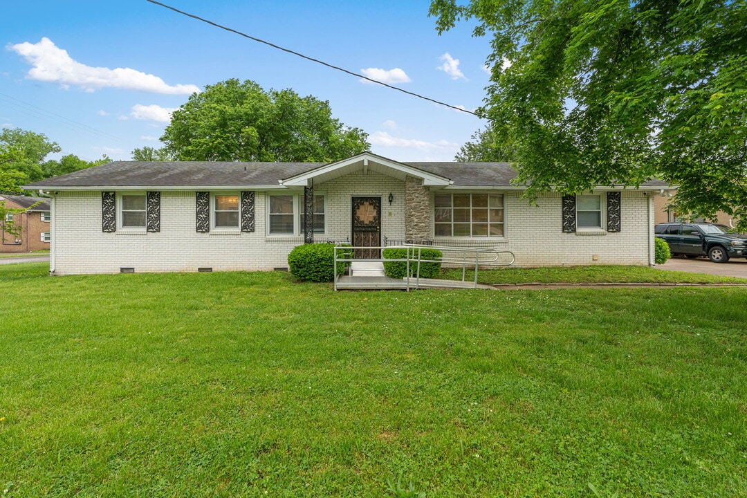 701 Revels Dr in Nashville, TN - Foto de edificio