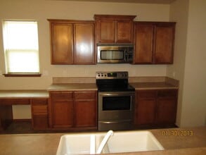 389 Cascade Dr in Central Point, OR - Building Photo - Building Photo