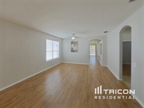 10337 Avelar Ridge Dr in Riverview, FL - Building Photo - Building Photo