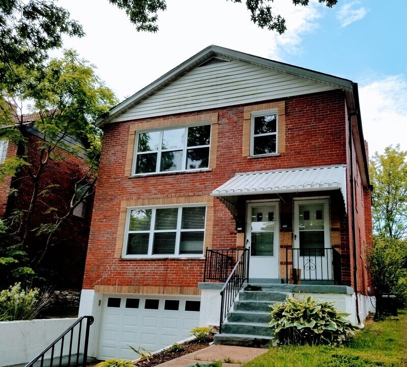 7212 Dartmouth Ave in University City, MO - Building Photo