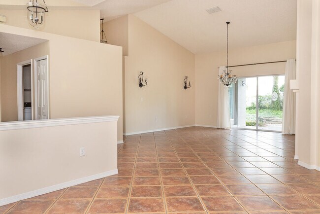 1407 Whispering Woods Way in DeLand, FL - Building Photo - Building Photo