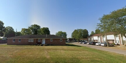 351 W Fairview Ave in Baltimore, OH - Building Photo - Building Photo