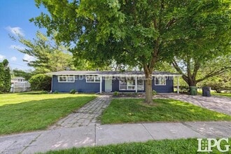804 Village Trail in Maumee, OH - Building Photo - Building Photo
