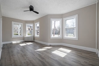 117-119 S Hamilton St in Poughkeepsie, NY - Foto de edificio - Interior Photo