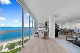 600 Grapetree Dr in Key Biscayne, FL - Building Photo - Building Photo