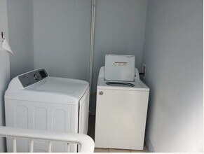 16 Lewis Ave, Unit 2R in Jersey City, NJ - Building Photo - Building Photo