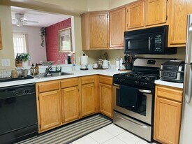 2607 Stokes Rd in Mount Laurel, NJ - Building Photo