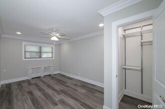 146 Covert Ave-Unit -H4 in Stewart Manor, NY - Building Photo - Building Photo