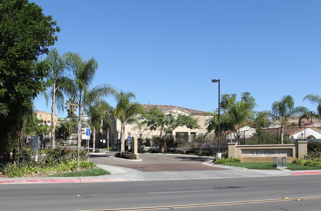 Verbena Family Apartments in San Ysidro, CA - Foto de edificio - Building Photo