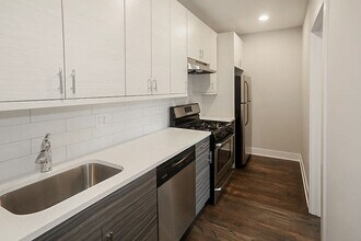 3917 N Janssen Ave, Unit 3E in Chicago, IL - Building Photo - Building Photo