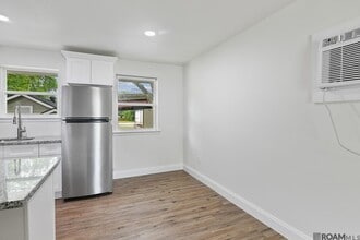 210 Centerville St NE, Unit 1 in Denham Springs, LA - Building Photo - Building Photo