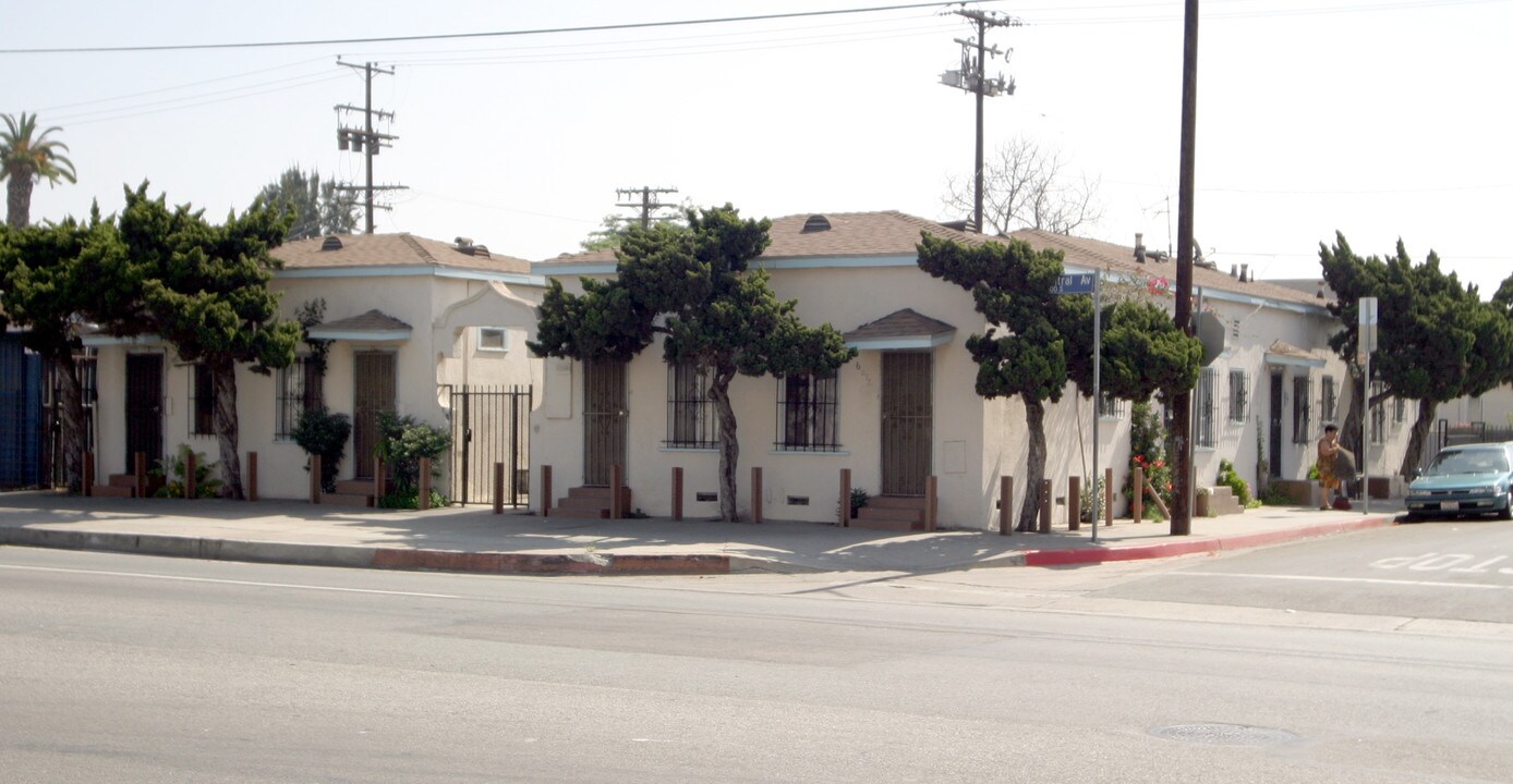 6026 S Central Ave in Los Angeles, CA - Building Photo