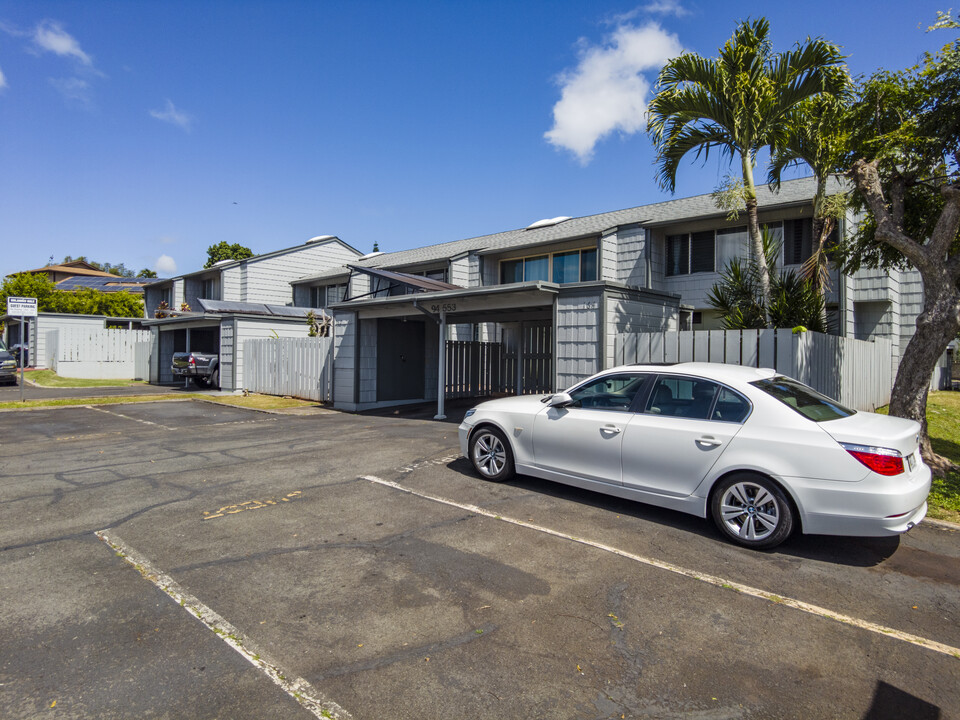 Holaniku Hale in Mililani, HI - Building Photo