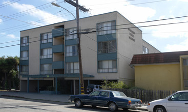 Diamond Park Manor in Oakland, CA - Foto de edificio - Building Photo