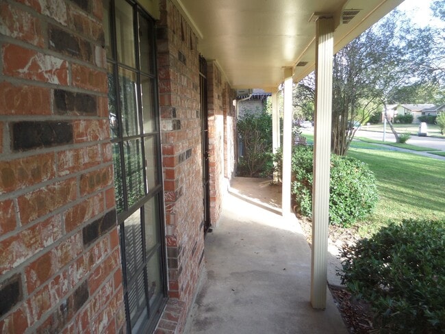 14611 Leacrest Dr in Houston, TX - Building Photo - Building Photo