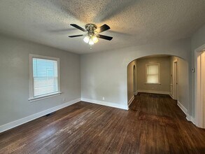 716 S Broadview St in Wichita, KS - Building Photo - Building Photo