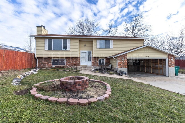 property at 1312 Roger Cir