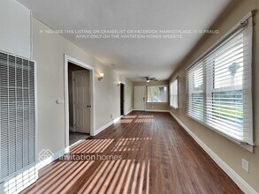 3703 S Gramercy Pl in Los Angeles, CA - Foto de edificio - Building Photo