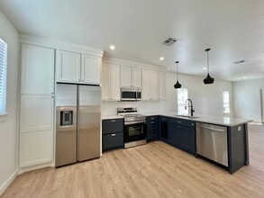 216 E Hurd St in Edmond, OK - Building Photo - Building Photo