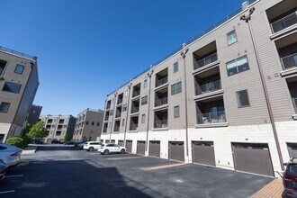 609 Lakeview Ct in King of Prussia, PA - Building Photo - Building Photo