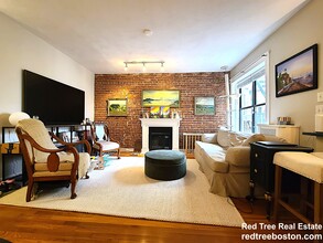 1038 Beacon St, Unit 2 in Brookline, MA - Building Photo - Building Photo