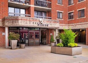 15 North Beacon St, Unit 1012 in Boston, MA - Foto de edificio - Building Photo