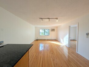 10 Roberts St, Unit 35 in Somerville, MA - Building Photo - Building Photo