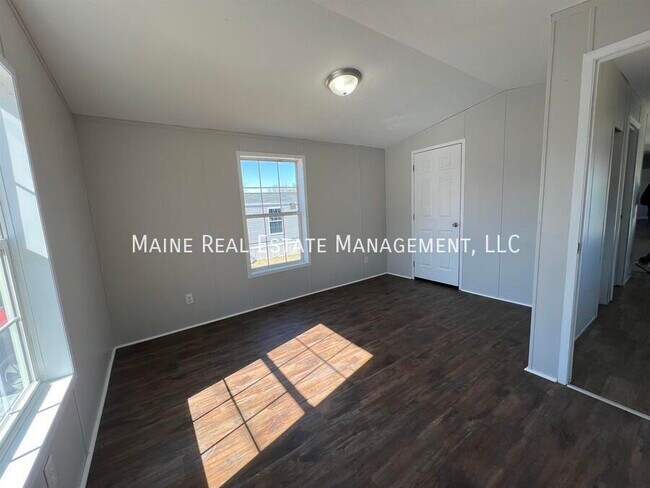 1343 Ohio St in Bangor, ME - Building Photo - Building Photo