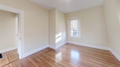 413 Washington St, Unit 3 in Cambridge, MA - Building Photo - Building Photo