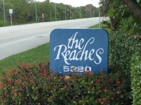 5280 N Ocean Dr in Riviera Beach, FL - Building Photo