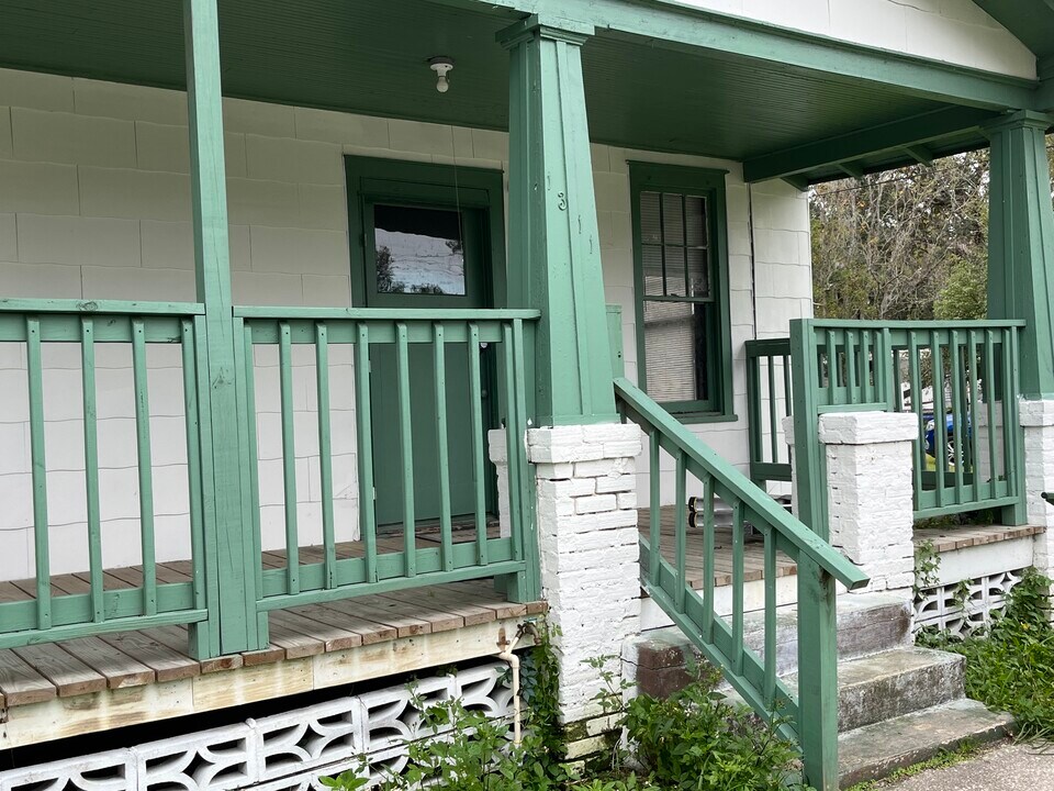 1311 Laurel St in Palatka, FL - Foto de edificio