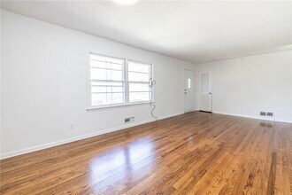 2058 Green Forrest Dr in Decatur, GA - Building Photo - Building Photo