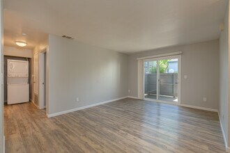 Cottage Meadows in North Highlands, CA - Building Photo - Interior Photo
