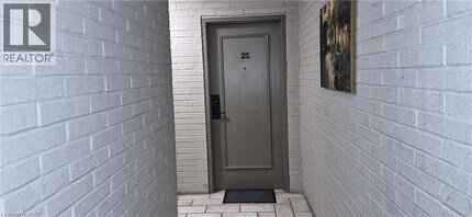 2373 King St E in Hamilton, ON - Building Photo - Building Photo