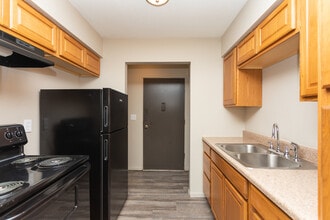 Piccadilly East in Oregon, OH - Foto de edificio - Interior Photo